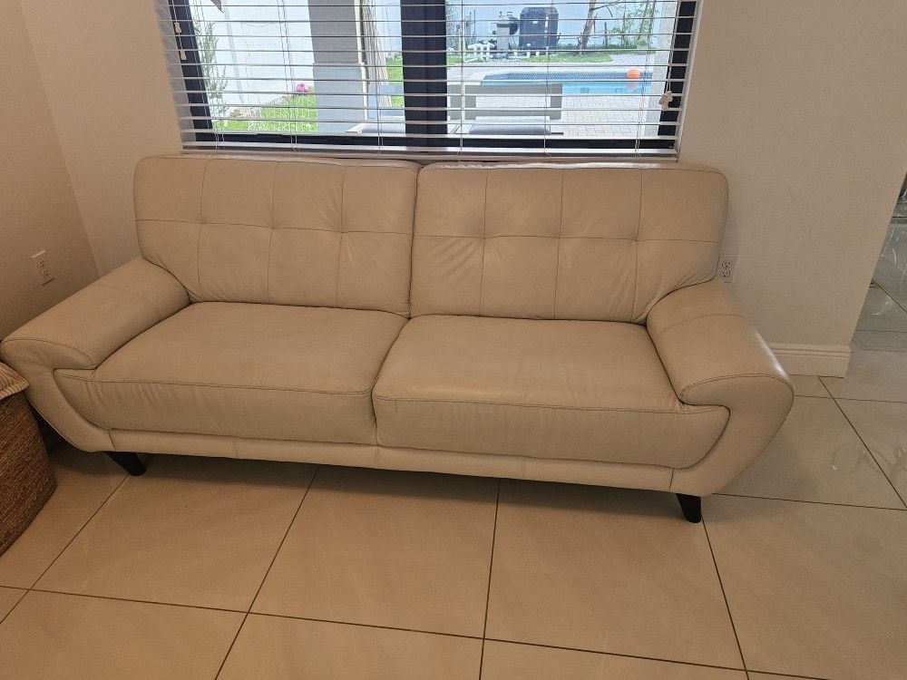 White Leather Love Sit Sofa