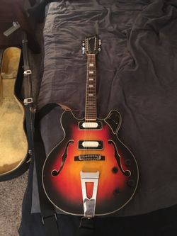 Univox 12 sale string acoustic guitar