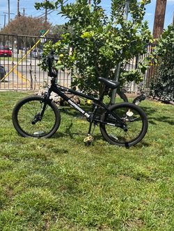 20 INCH MONGOOSE BRAWLER BIKE