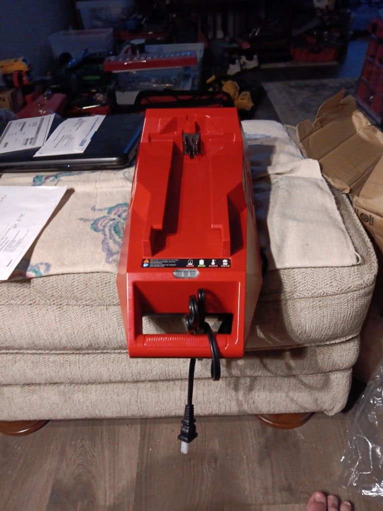 Milwaukee Mx Fuel Charger