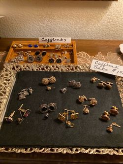 Cufflinks and cufflinks sets