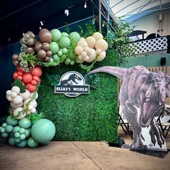 Jurassic Park Decoration : Grass Wall, Balloon, Dino Cutout 