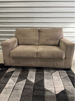 Ashley furniture 3pc sofa couch set (DELIVERY AVAILABLE)