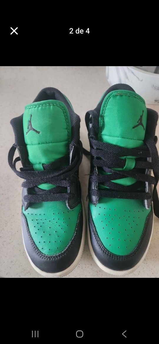 Nike shoes size 5.5y