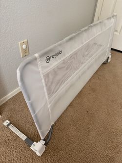 Regalo Swing Down Toddler Bed Rail – White (Great Condition)