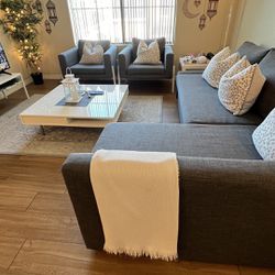 3 Piece Couch With Decoration Pillows 