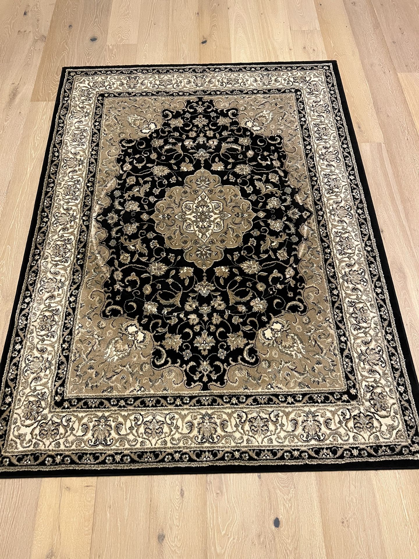 Elegant 8x10 Persian Style Rug