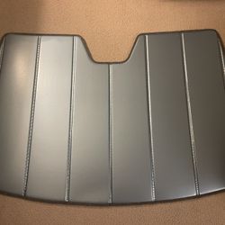 Covercraft UVS100 Custom Sunscreen Tesla Model Y