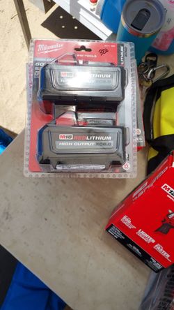 Milwaukee
$299.00
M18 18-Volt Lithium-lon High
Output 6.0Ah Battery Pack
(2-Pack)