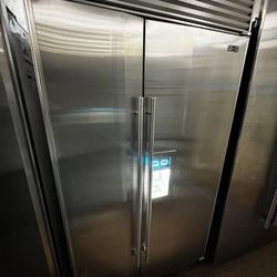 Subzero 42” Built-In Side-by-Side Refrigerator 