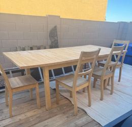 Large table with leaf and 6 chairs
