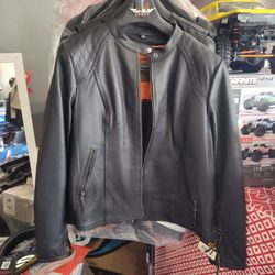 Women and motorcycle leather jacket size XXL brand new. First manufacturing leather brand clearance sale $199