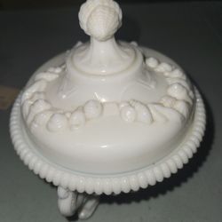Vintage Westmoreland Milk Glass Seashells Candy Dish Bowl