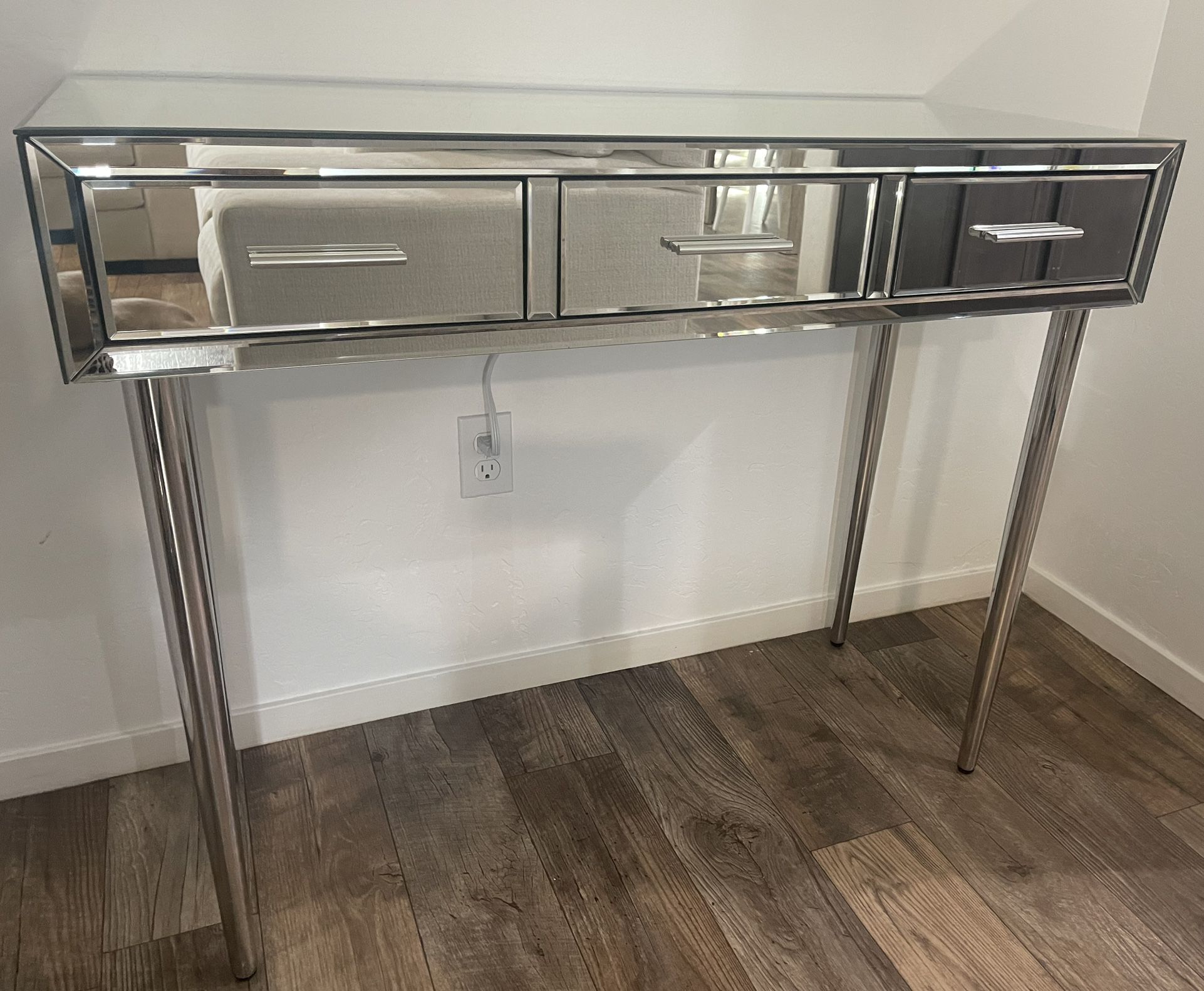 Beautiful 3 Drawer Modern Mirrored Console Table