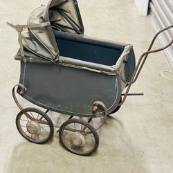 Collectible Toy Carriages & Buggie