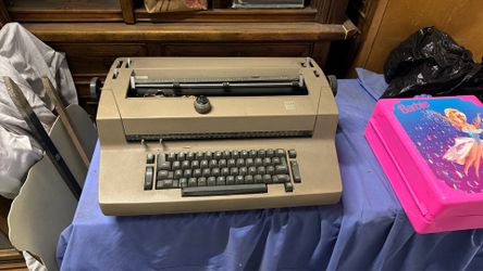 IBM Selectric II Typewriter 