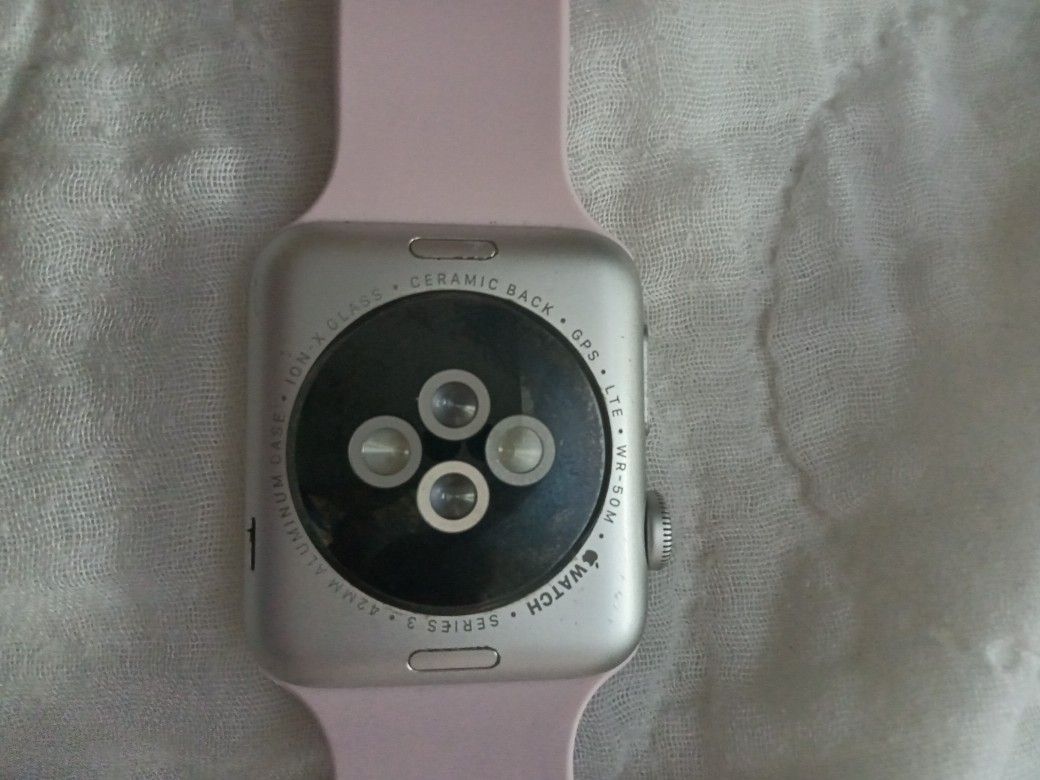 Apple Watch Series 3 (Pink And White)