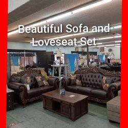 ✨ Beautiful Sofa And Loveseat Set 