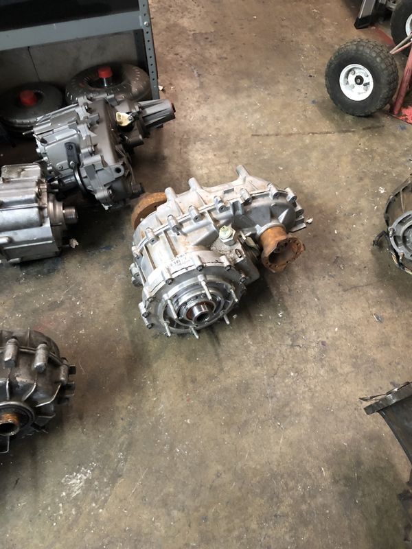 06UP Jeep rubicon transfer case (NO VSS) for Sale in Montclair, CA