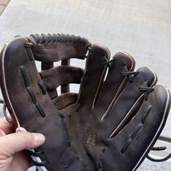 Easton “El Jefe” softball Glove
