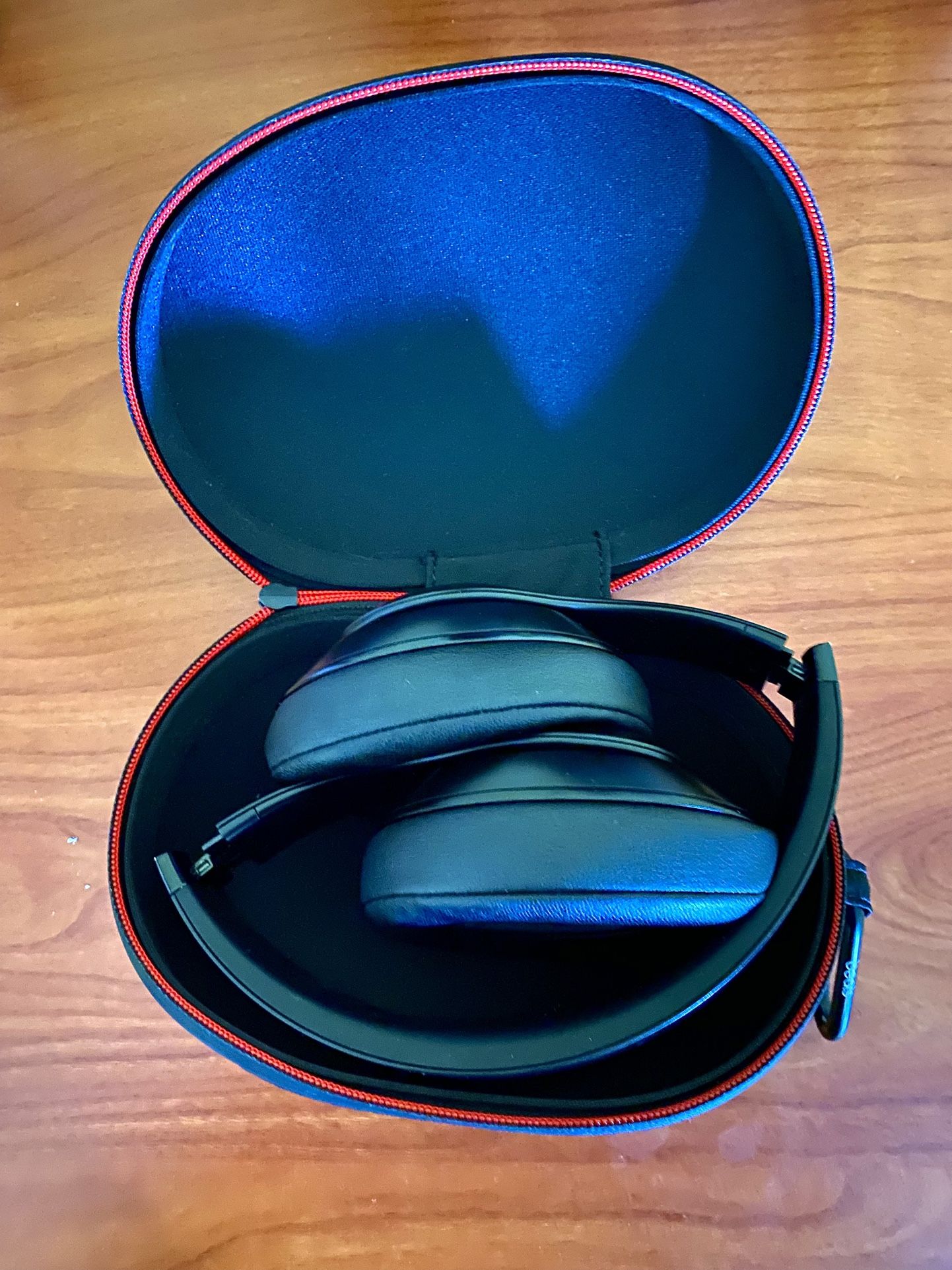 Apple Beats STUDIO3 Bluetooth Headphones