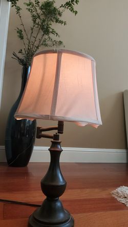 Table/nightstand lamp
