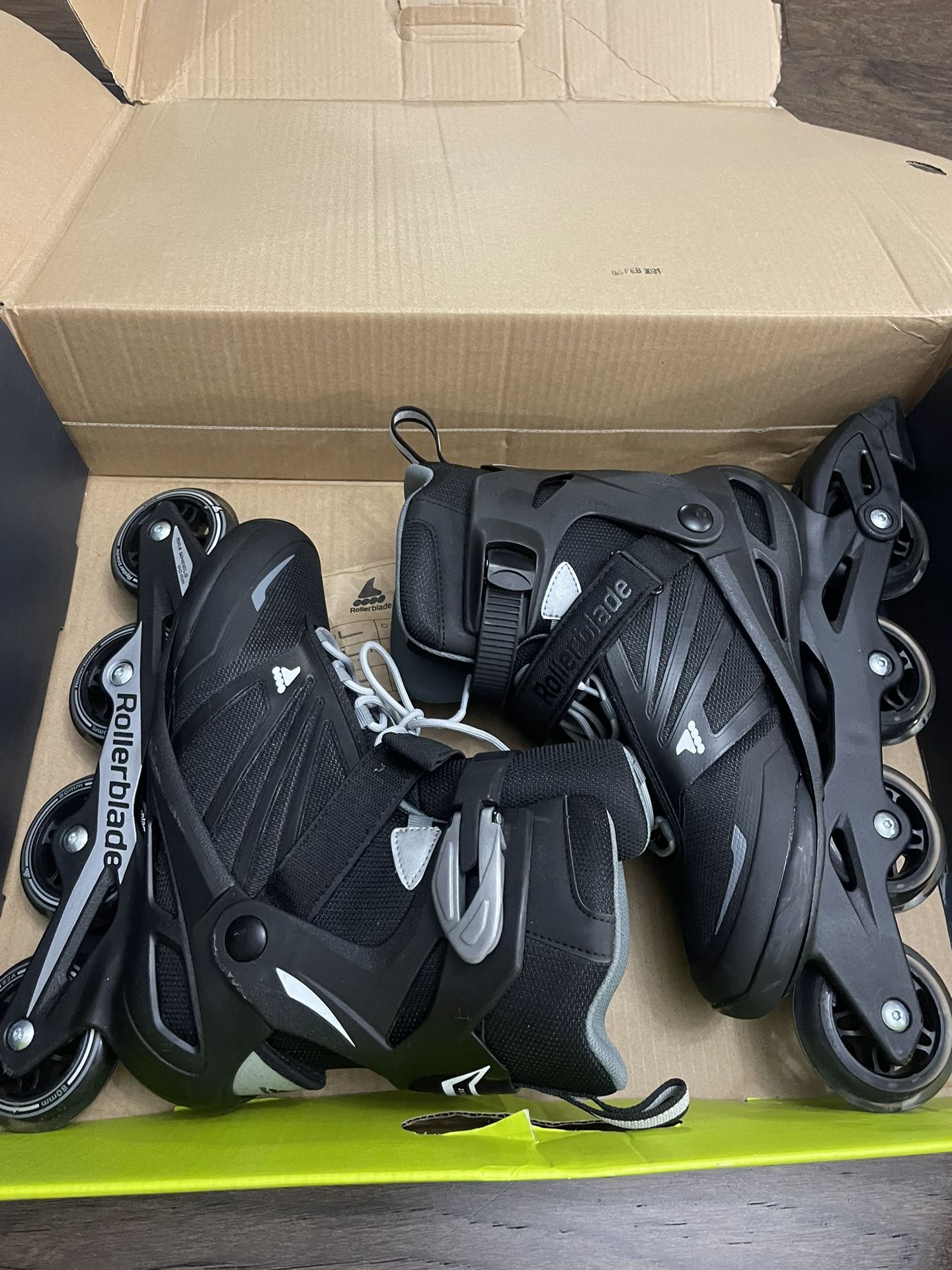 Size 9 Mens Zetrablade Rollerblades