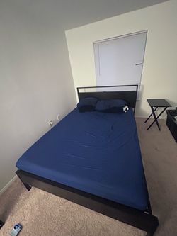 Queen size bed