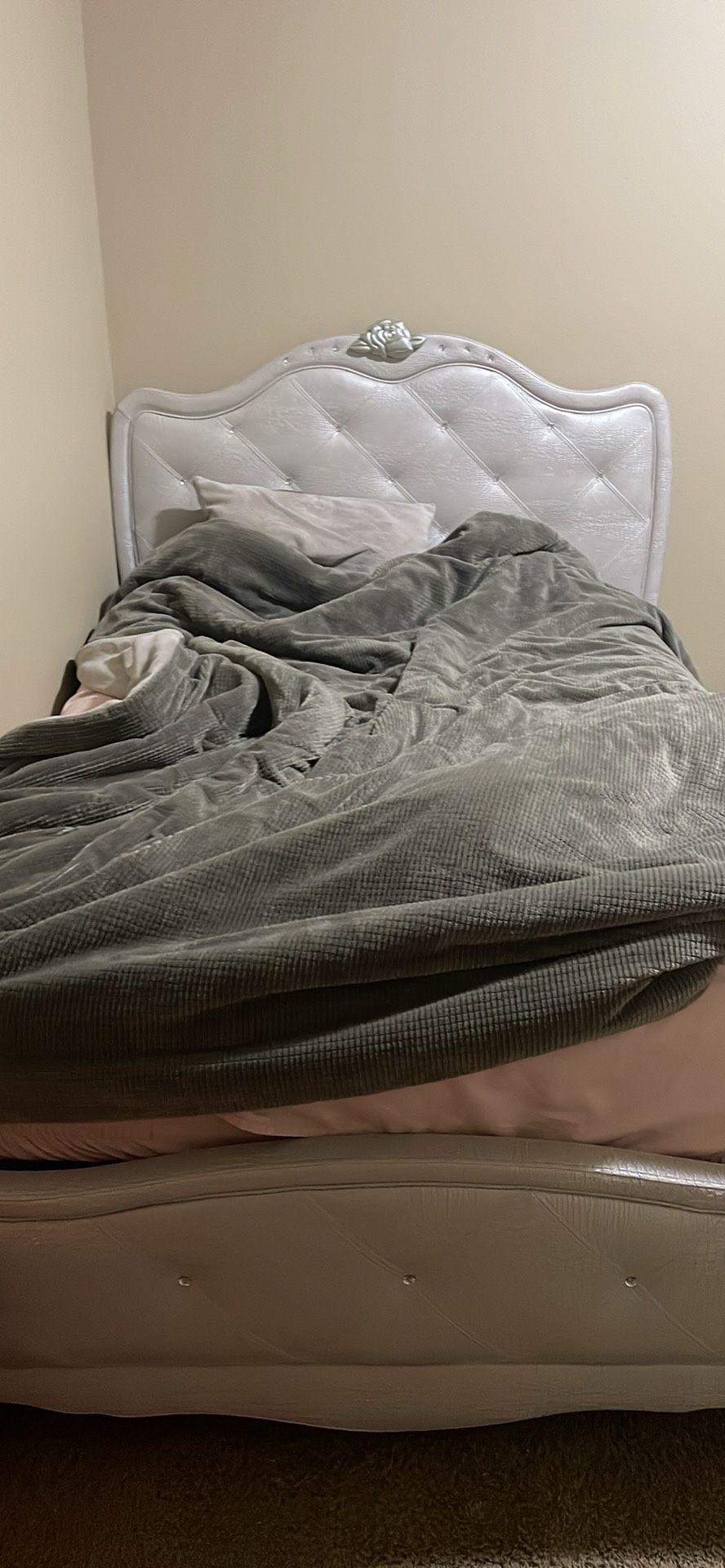 Bedroom Set/ Box Spring An Mattress
