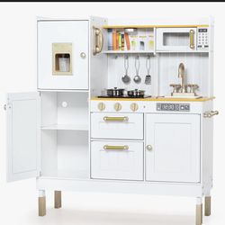 Brand in the box play kitchen set