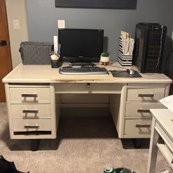 White Desk 