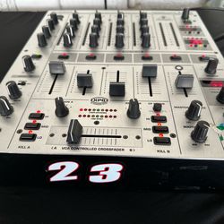 BEHRINGER djx 700 professional dj mixer