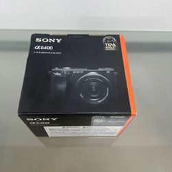 Sony alpha 6400 Mirrorless 4k video camera with E PZ 16-50mm lens