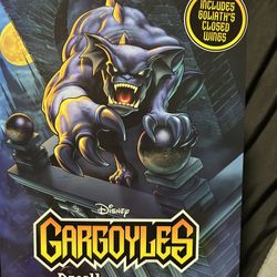 Disney NECA Gargoyles Bronx Ultimate Action Figure Includes Goliaths Closed Wings