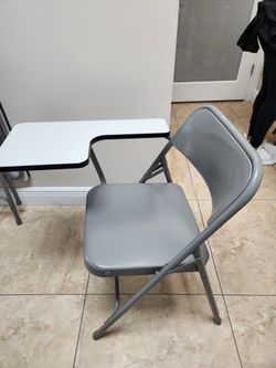 11 folding arm chairs