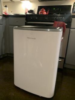 FRIGIDAIRE Portable Air Conditioner (A/C) - 10,000 BTU, White 