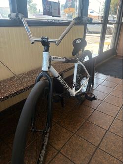 Street co Frame