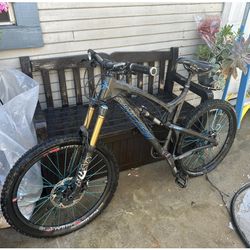 Santa Cruz Nomad Carbon Mountain Bike Need Gone Asap OBO