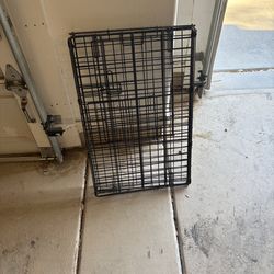 Medium dog crate. Pickup Happy Valley/67th Ave