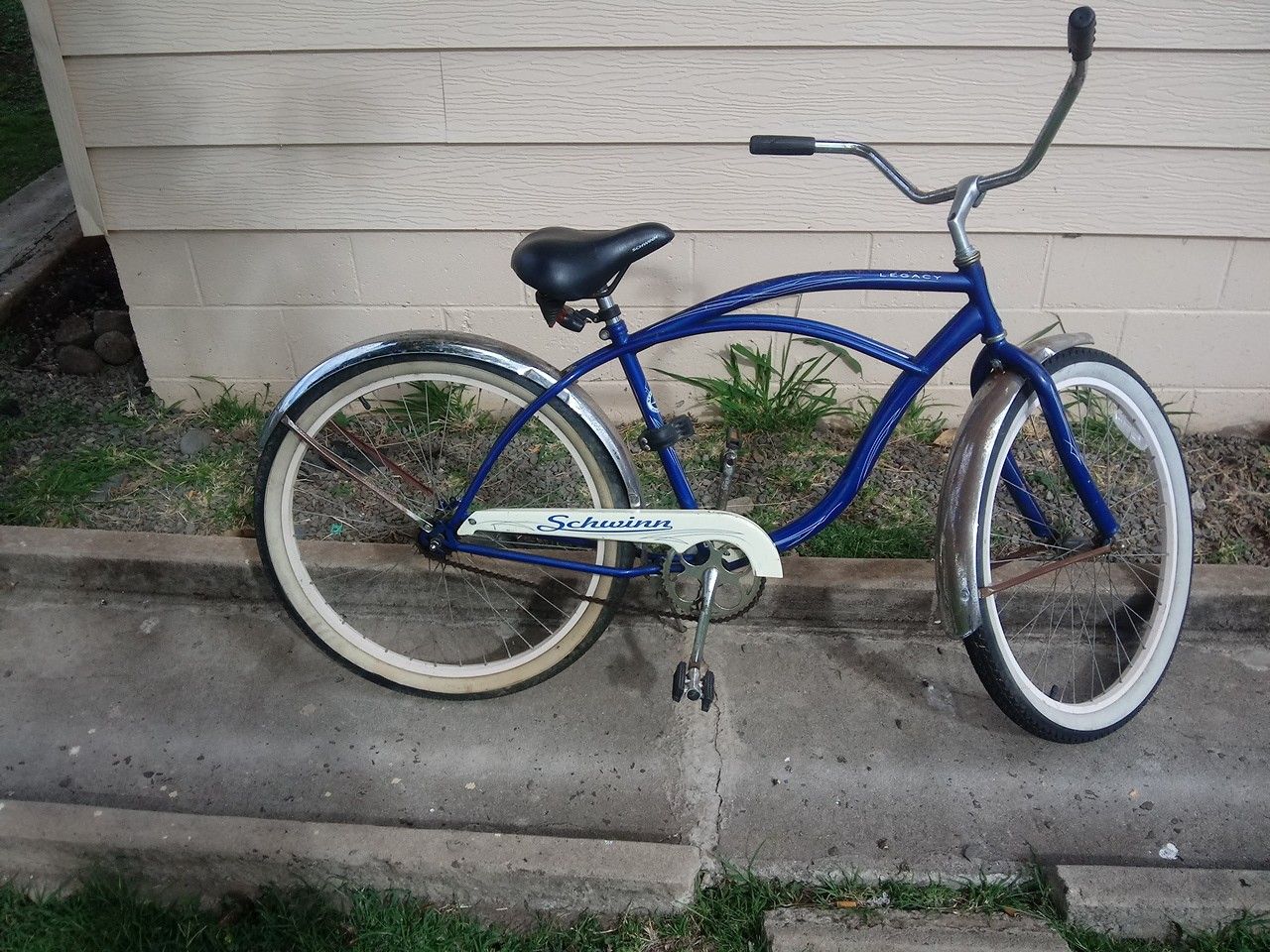 schwinn legacy beach cruiser blue