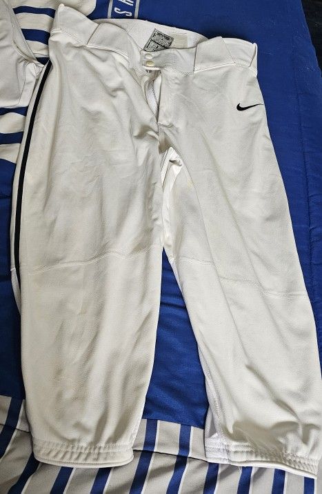 Nike Mens Large White Baseball Knickers With Black Piping