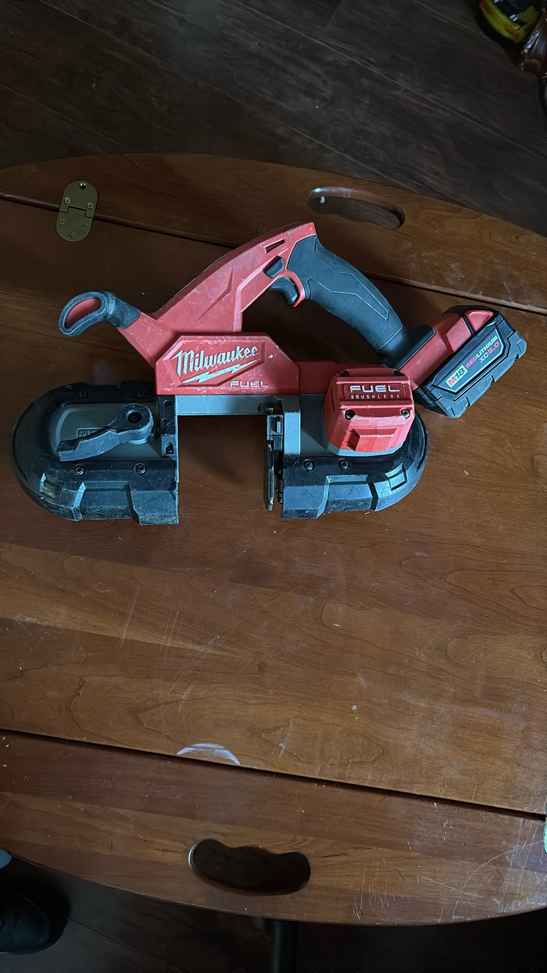 M18 FUEL 18V Lithium-Ion Brushless Cordless Compact Bandsaw And Battery 5.0