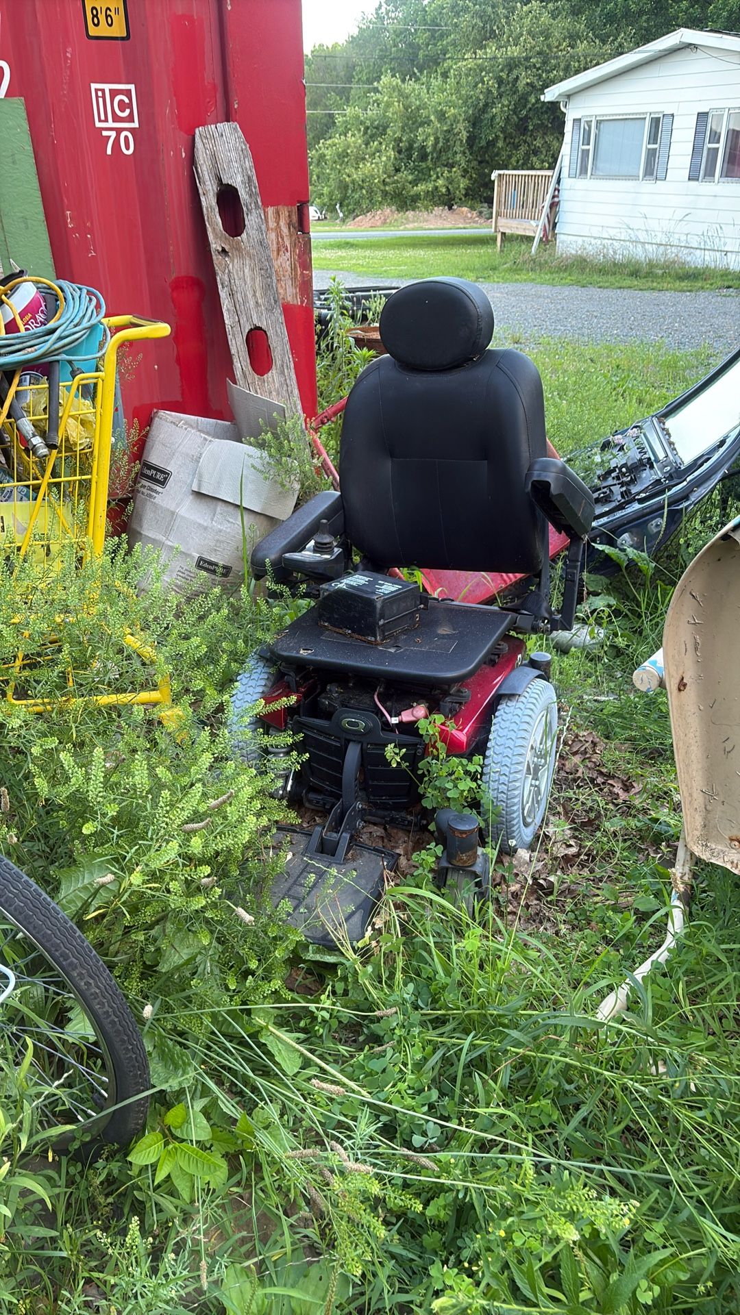 Electric wheelchair edge