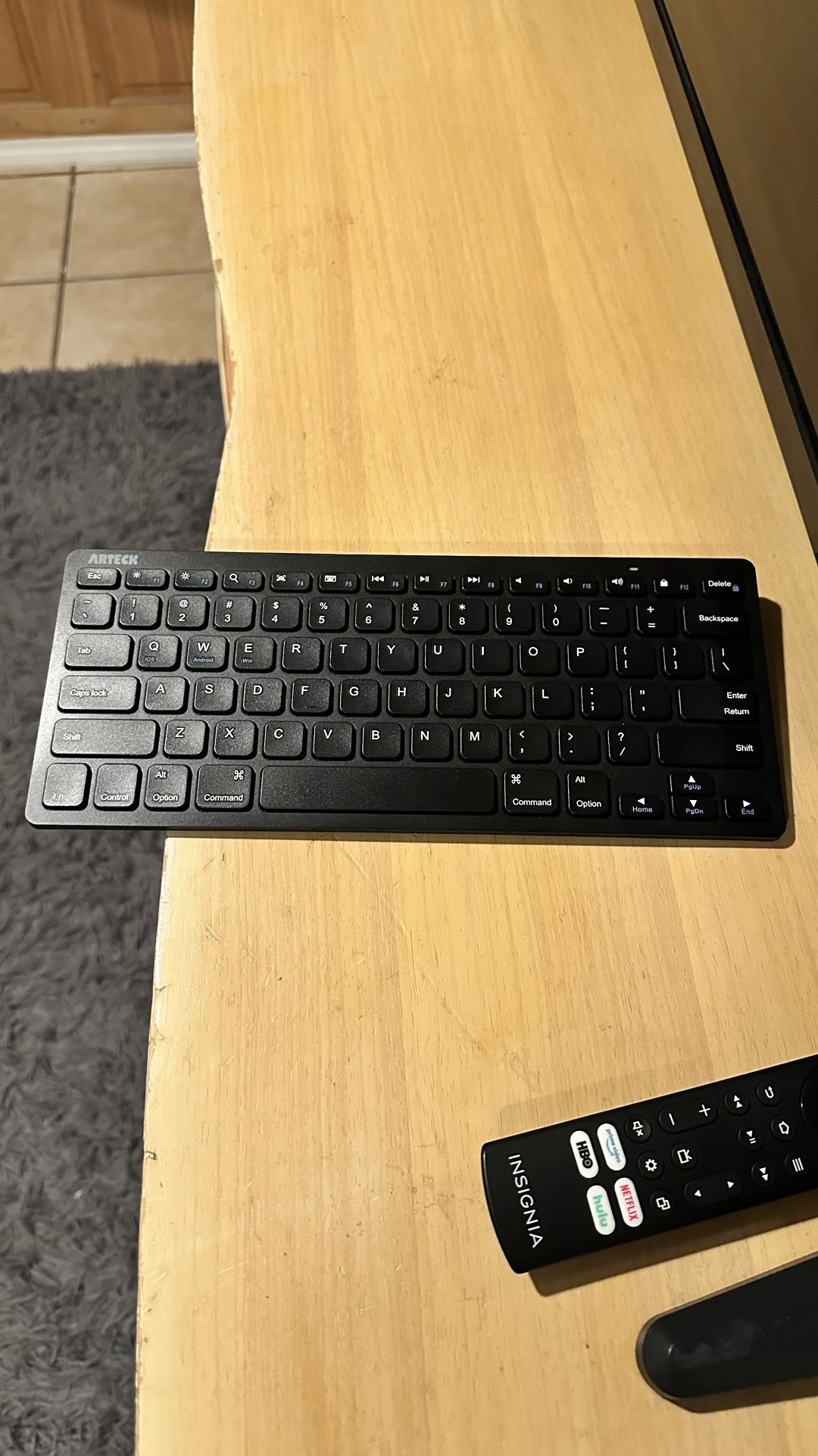 Ultra-Slim Bluetooth Keyboard for iPad / Tablet / Laptop