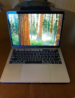 MacBook Pro 13” with Touch Bar (2018) - 1TB - [charger & Apple Magic Mouse included]