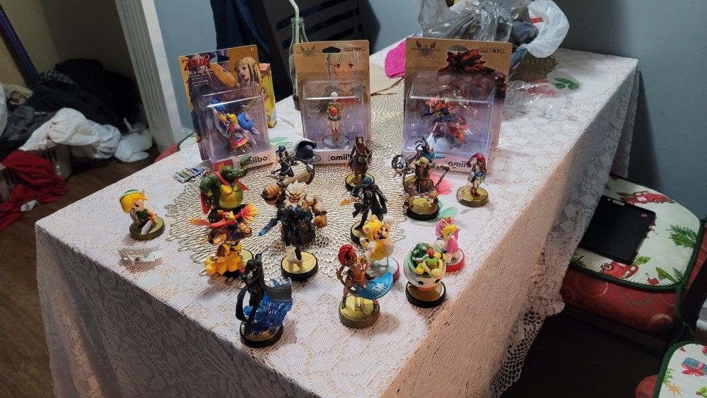 19 Amiibos 