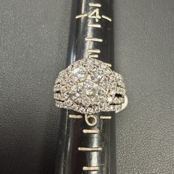 14k diamond cluster ring