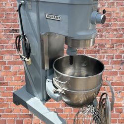 Mixer Hobart De 60 Quart(3 Faces)x2700$