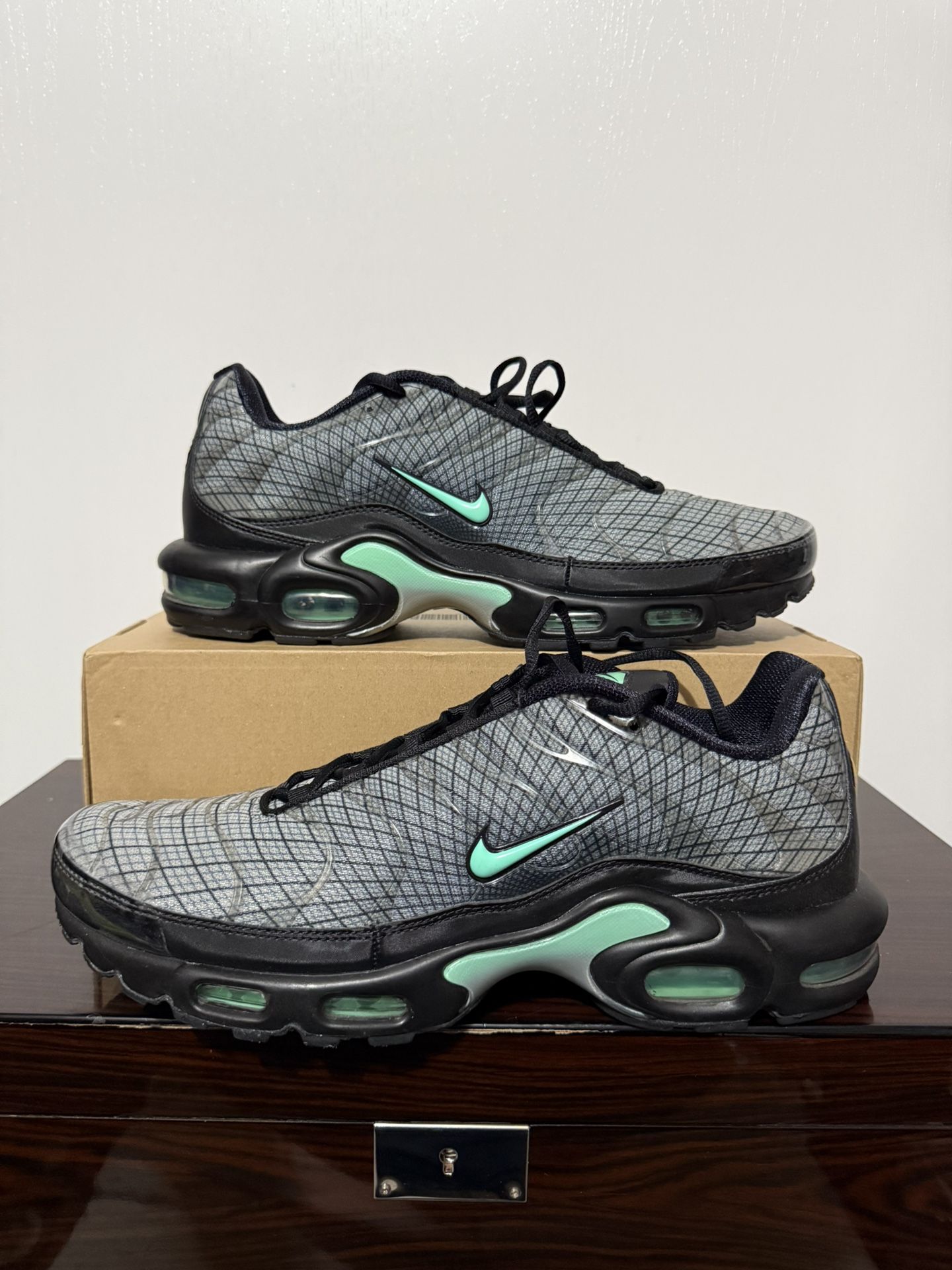 Nike Air Max Plus Spirograph Men's Size 13 Teal Grey Black Shoes FB3351-001 2022