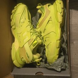 TRACK RUNNERS Neon Yellow 
